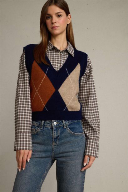 Slim Fit Dar Kesim V Yaka Baklava Desenli Süveter