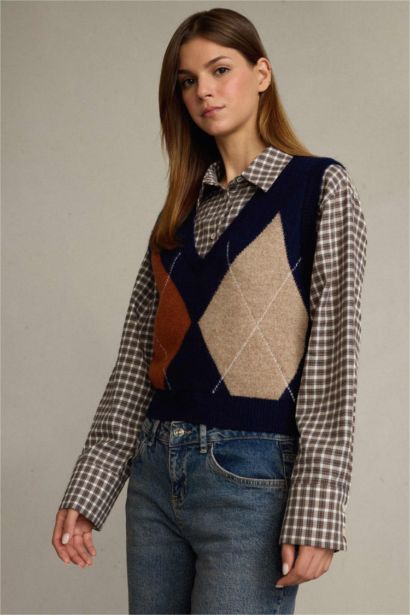 Slim Fit Dar Kesim V Yaka Baklava Desenli Süveter