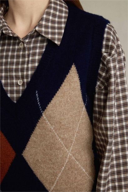 Slim Fit Dar Kesim V Yaka Baklava Desenli Süveter