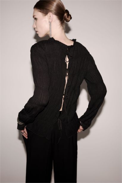 Regular Fit Bisiklet Yaka Arkası Bağlamalı Bürümcük Uzun Kollu Bluz