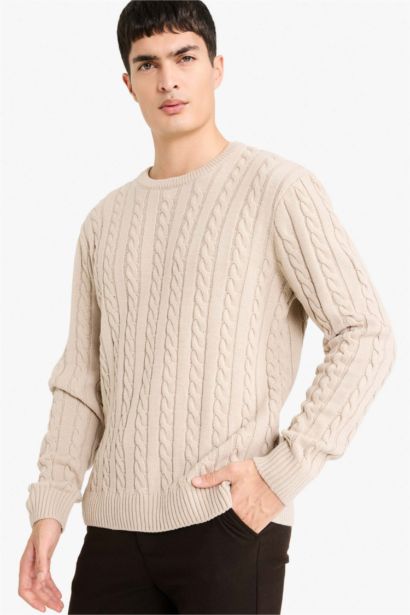 بلوفر تريكو قصة عادية بياقة بسحاب