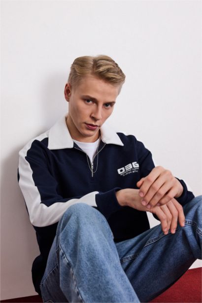 Boxy Fit Polo Yaka Yarım Fermuarlı Baskılı Sweatshirt