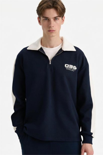 Boxy Fit Polo Yaka Yarım Fermuarlı Baskılı Sweatshirt