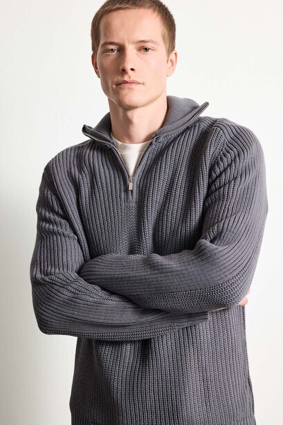 Standard Fit Knitwear Pullover