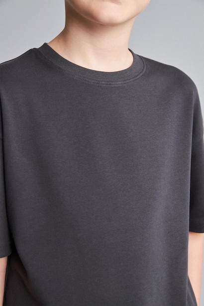 T-shirt oversize anthracite 100% coton à manches courtes et col rond pour garçon