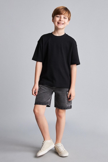 T-shirt noir oversize 100% coton à col rond et manches courtes pour garçon