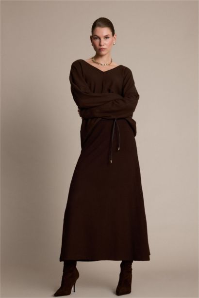 تنورة ميدي بخصر عادي وحزام