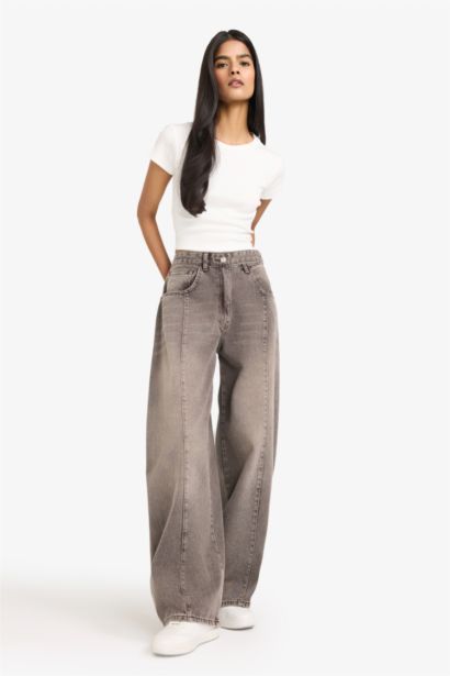 Barrel Fit High Waist Washed Jeans