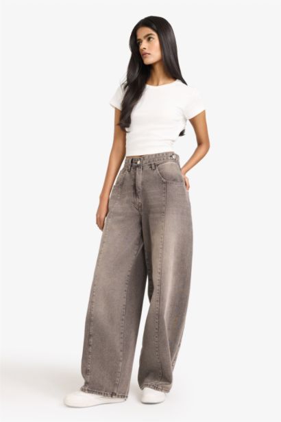 Barrel Fit High Waist Washed Jeans