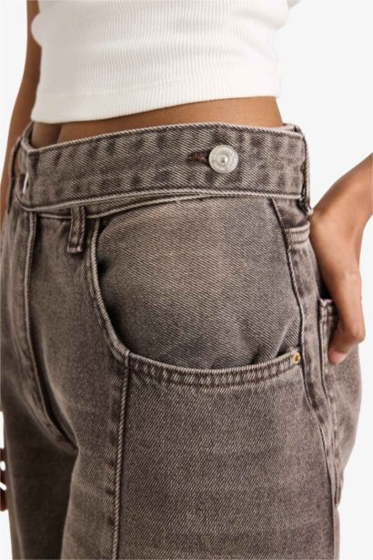 Barrel Fit High Waist Washed Jeans