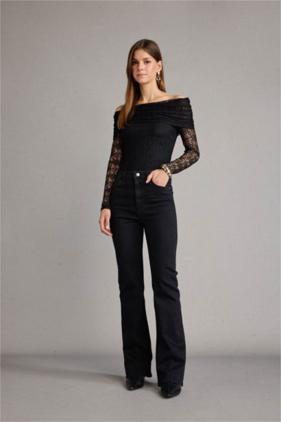 بلوزة تول ردن طويل بكتف مفتوح