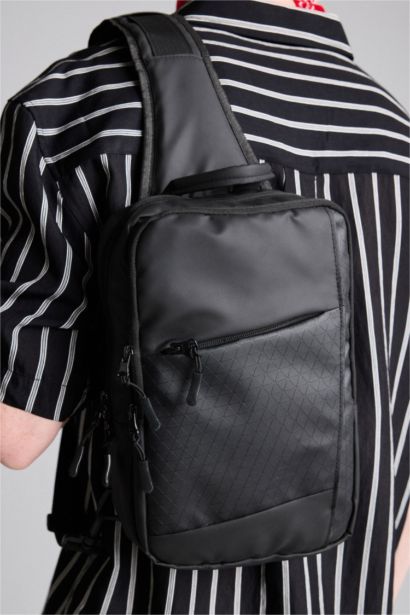 شنطة كروس بودي رجالي جلد صناعي