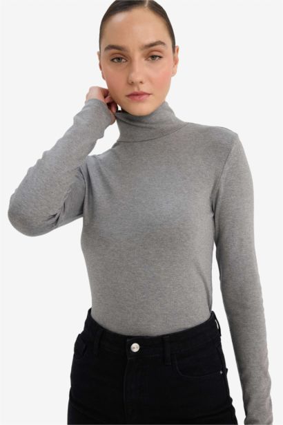 Slim Fit Long Sleeve Mock Neck T-shirt