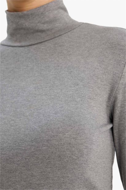 Slim Fit Long Sleeve Mock Neck T-shirt