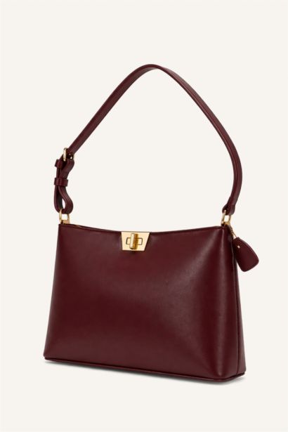 شنطة كتف حريمي