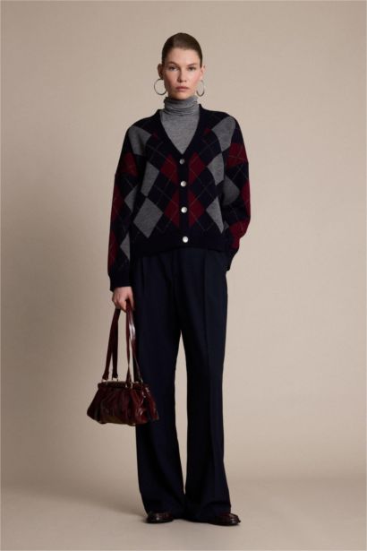 Regular Fit V-Neck Diamond Pattern Buttoned Knit Cardigan