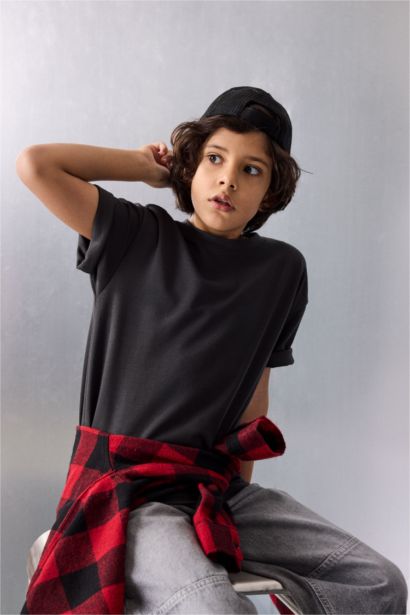 Boy Oversize Fit Crew Neck T-Shirt