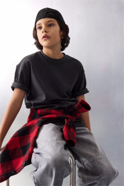 Boy Oversize Fit Crew Neck T-Shirt