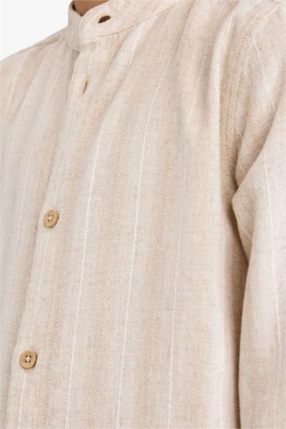 قميص مخطط أولادي بياقة عالية