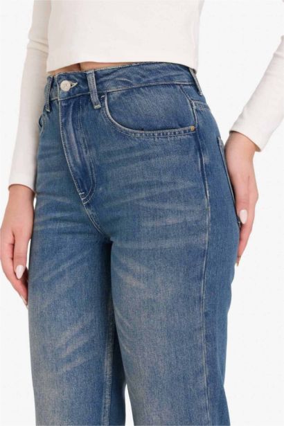 بنطلون جينز موم فيت بخصر عالي