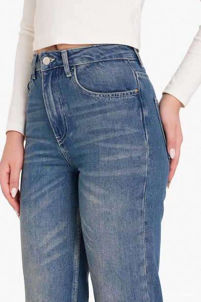 Mom Fit High Waist Ankle Length Jeans