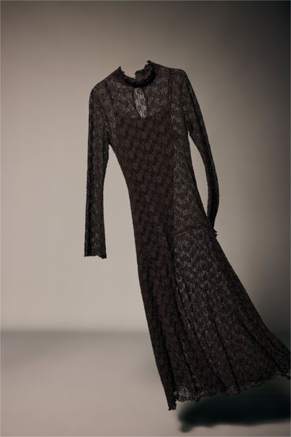 A Kesim Dik Yaka Dantel Midi Elbise