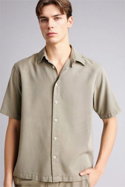 Man Short Sleeve Shirt