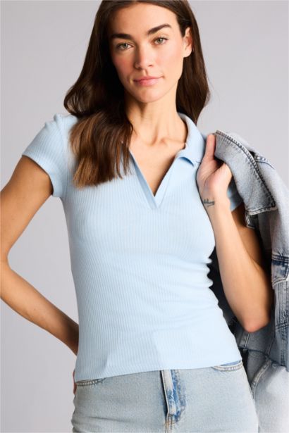 تيشيرت بولو نص كم مضلع قصة عادية