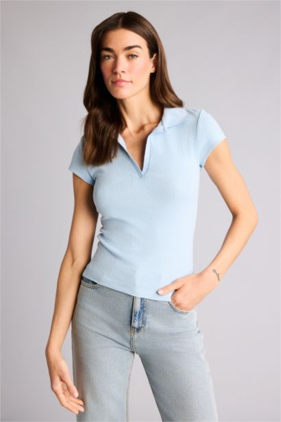 تيشيرت بولو نص كم مضلع قصة عادية