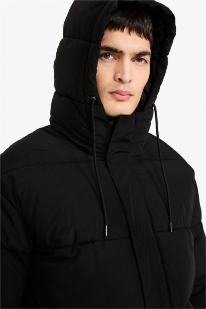 Su Geçirmez Slim Fıt Mont