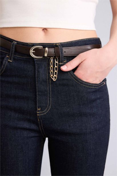 بنطرون جينز كروب فلير فيت وخصر عالي