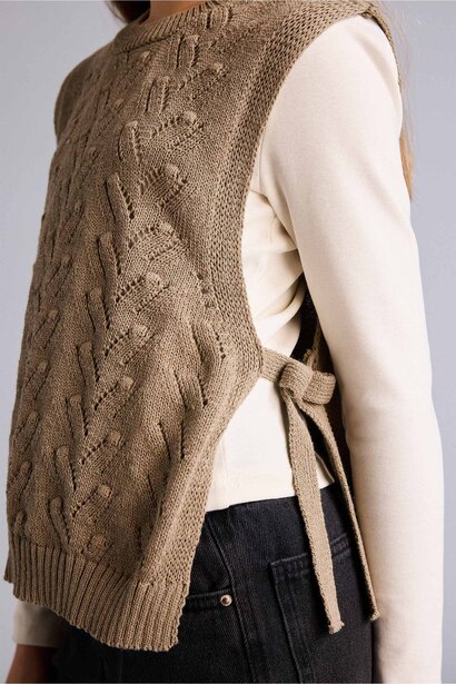 Girl Openwork Vest