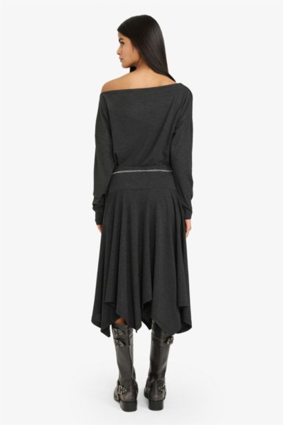 A Cut Normal Waist Midi Knitted Skirt