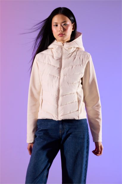 Rüzgar Geçirmez Kapüşonlu Şişme Mont