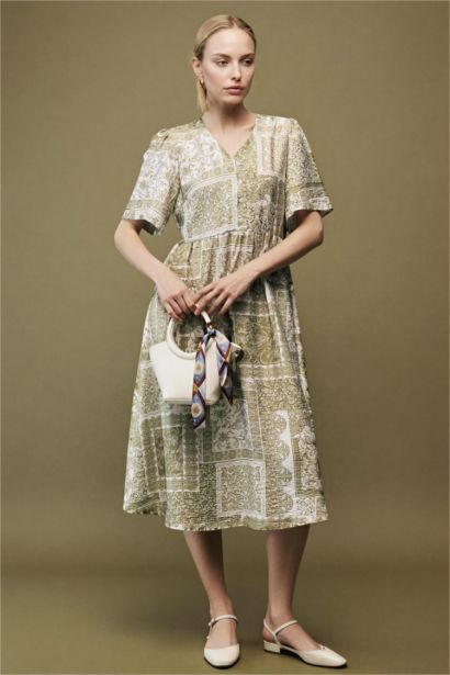 A Cut V-Neck Printed Butterfly Sleeves Dress