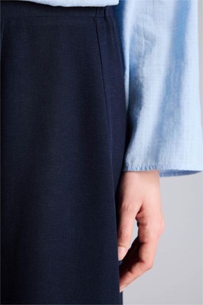 A Cut Linen Blended Skirt