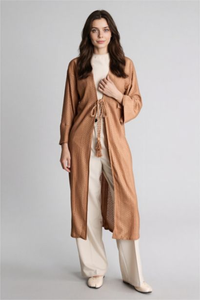 كيمونو منسوج قصة عادية