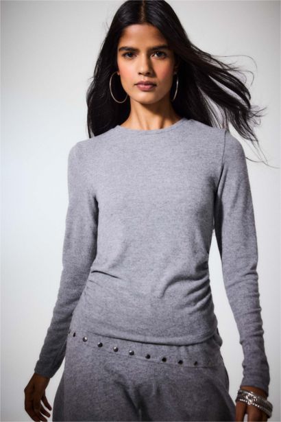 Fitted Crew Neck Long Sleeve T-Shirt