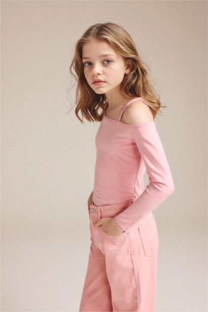 بلوزة بناتي كم طويل ممشط بياقة عريضة