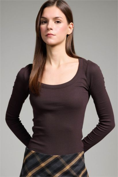 تيشيرت ردن طويل سليم فيت بيزك سادة مضلع