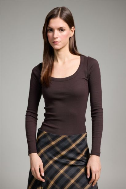 تيشيرت ردن طويل سليم فيت بيزك سادة مضلع