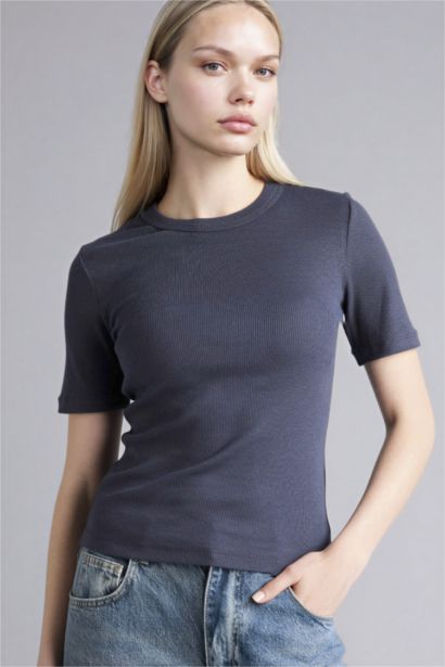 Базовая футболка кашкорсе Slim Fit в рубчик