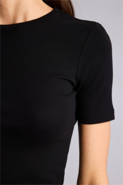 Базовая однотонная футболка кашкорсе Slim Fit в рубчик с круглым вырезом и коротким рукавом