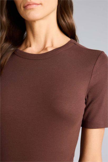 Базовая футболка кашкорсе Slim Fit в рубчик