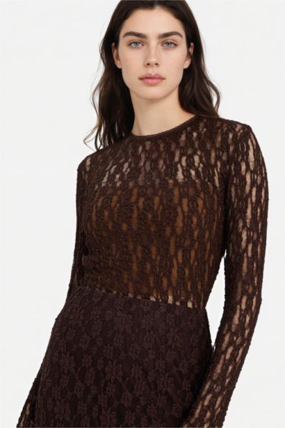 تيشيرت كم طويل دانتيل مخصر برقبة مستديرة