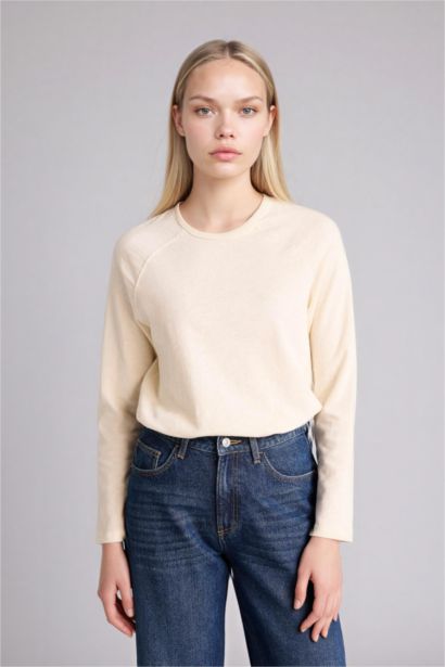 Базовая однотонная футболка Regular Fit с круглым вырезом и длинным рукавом