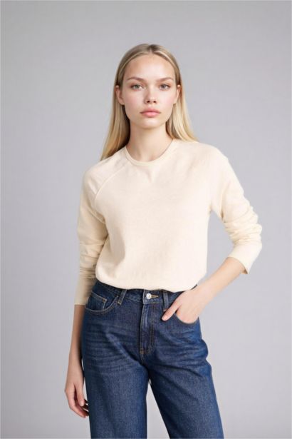 Базовая однотонная футболка Regular Fit с круглым вырезом и длинным рукавом