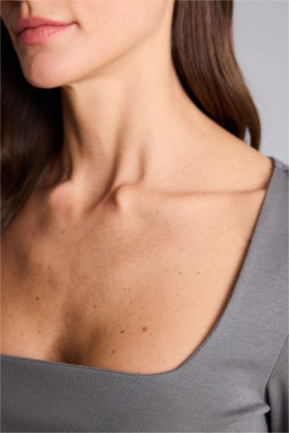 Woman Long Sleeve T-Shirt