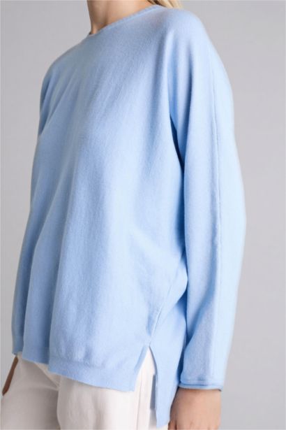 بلوفر تريكو بياقة مستديرة