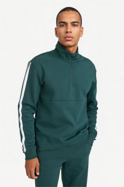 Standard Fit Sweatshirt